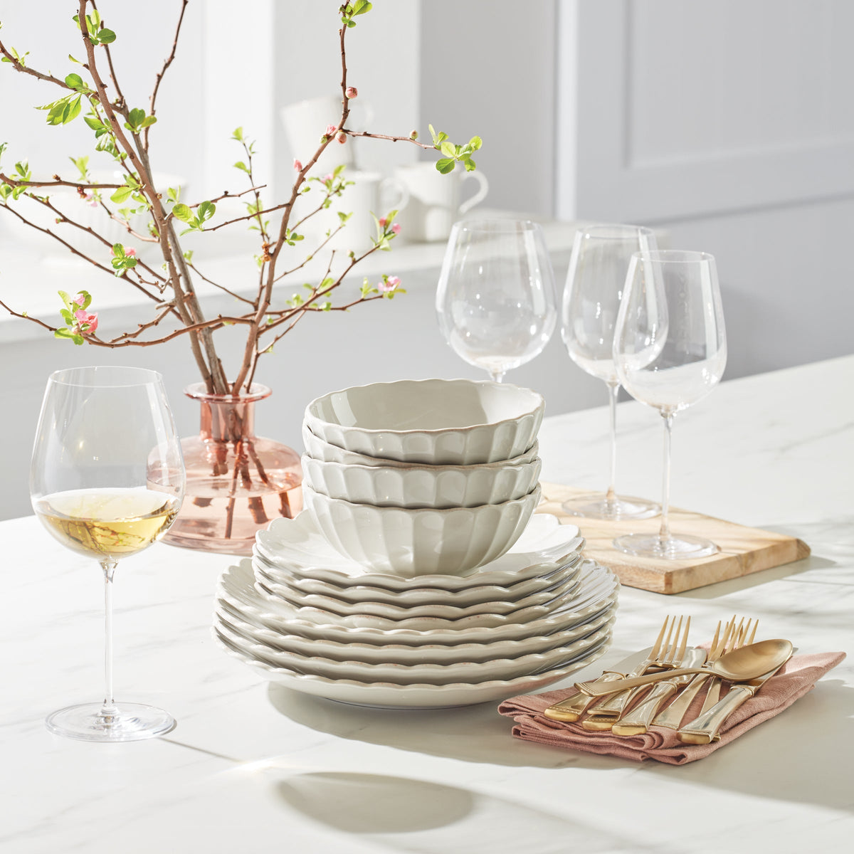French Perle Scallop 4-Piece Place Setting